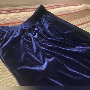 Wide leg velvet pants